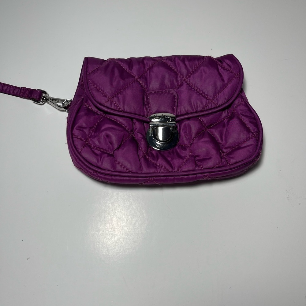 𝅺VERA Bradley Puffy Wristlet Wallet Purple Magenta Silver Closure Floral Inside